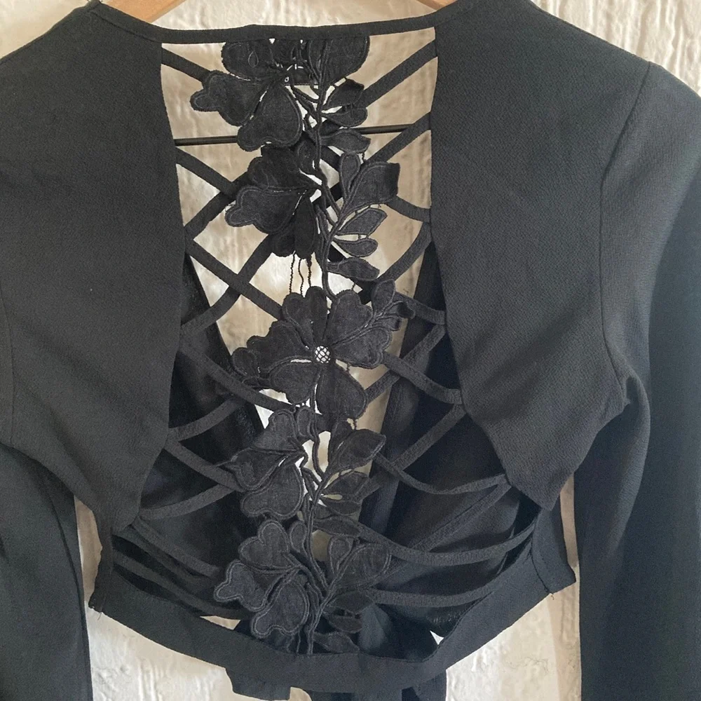 Tiger Mist Black Long Flared Sleeve Tie Up Crop Top Size 6 - Picture 6 of 7